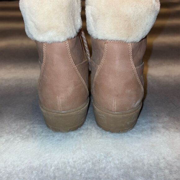 Madden Girl Women's Blush Ankle Lug Workboot Booties Faux Fur Trim Lace-Up Zip - Picture 14 of 16